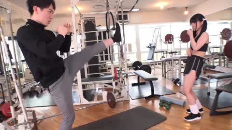 Kötü Kişisel Antrenör Kas Eğitimi