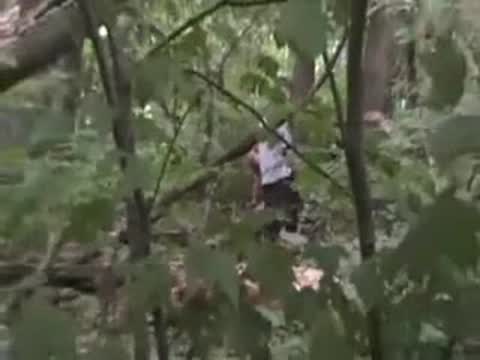 Parkta siyah orospular orgisi.