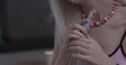 Eva Elfie, matematik sınavı için özel ders öğretmenine geldi