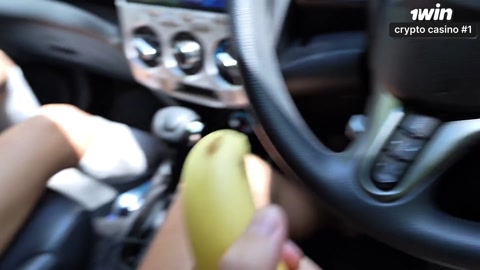 Bolt Şoförü Kızıl Güzelle İlk Kasedini Çekiyor